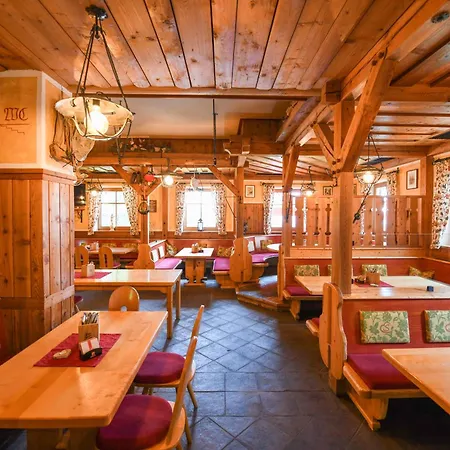 Sauschneideralm Gasthof 3*